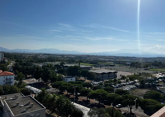 Vue Sur Et Montagne Perpignan